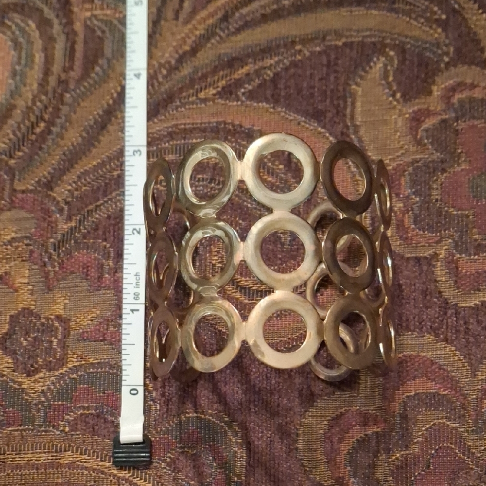 Elegant Gold Circle Cuff Bracelet